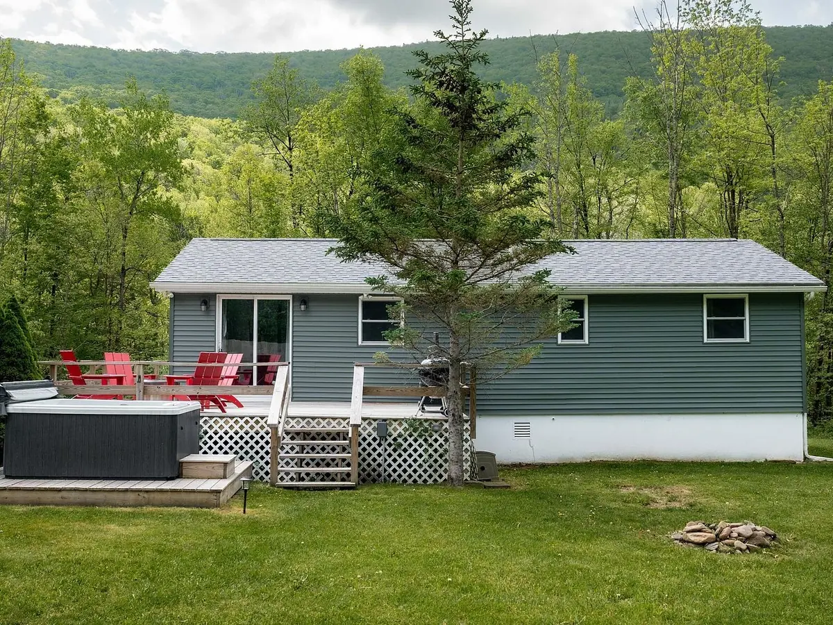 Freshly painted Clove Creek Cabin exterior in Lanesville, NY near Hunter