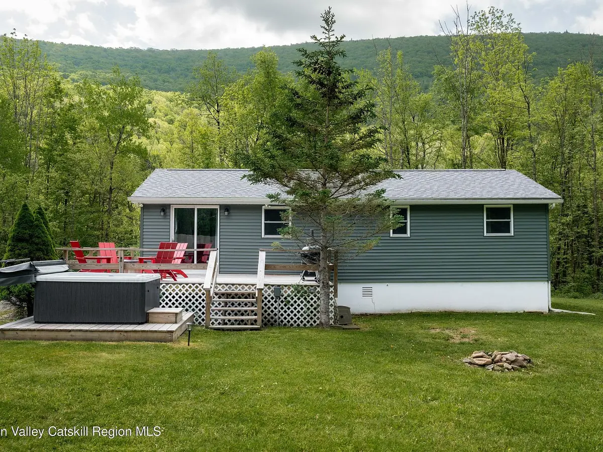 Freshly painted Clove Creek Cabin exterior in Lanesville, NY near Hunter